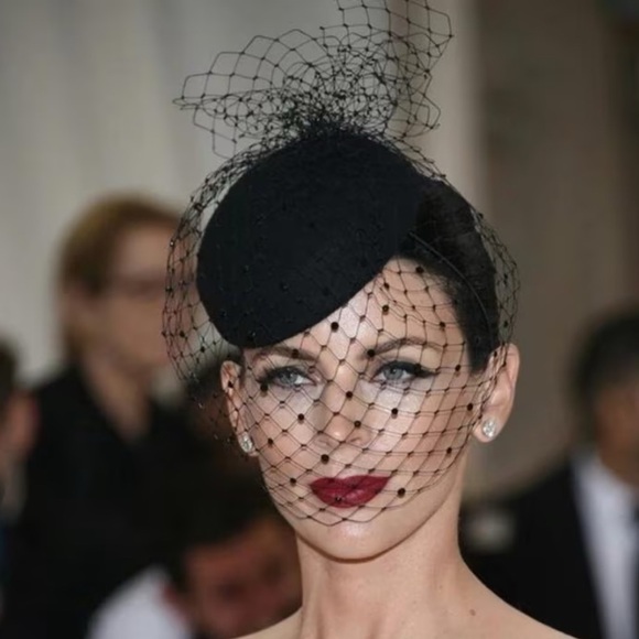 Hautesales Accessories - Sophisticated Black Veil Fascinator